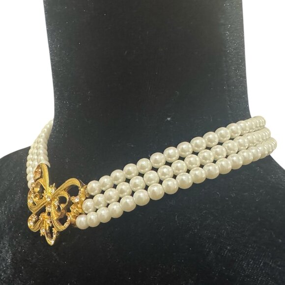 Vintage Avon Nina Ricci Triple Strand Faux Pearl Necklace W Gold Tone Butterfly - Picture 6 of 9
